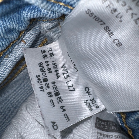 Levi’s - Picture 2 of 3